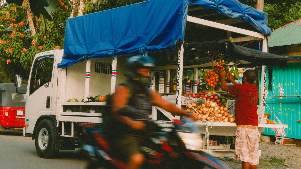 photographie Costa Rica Puerto Viejo la pura vida marchands de fruits ambulant stéphanie casitas