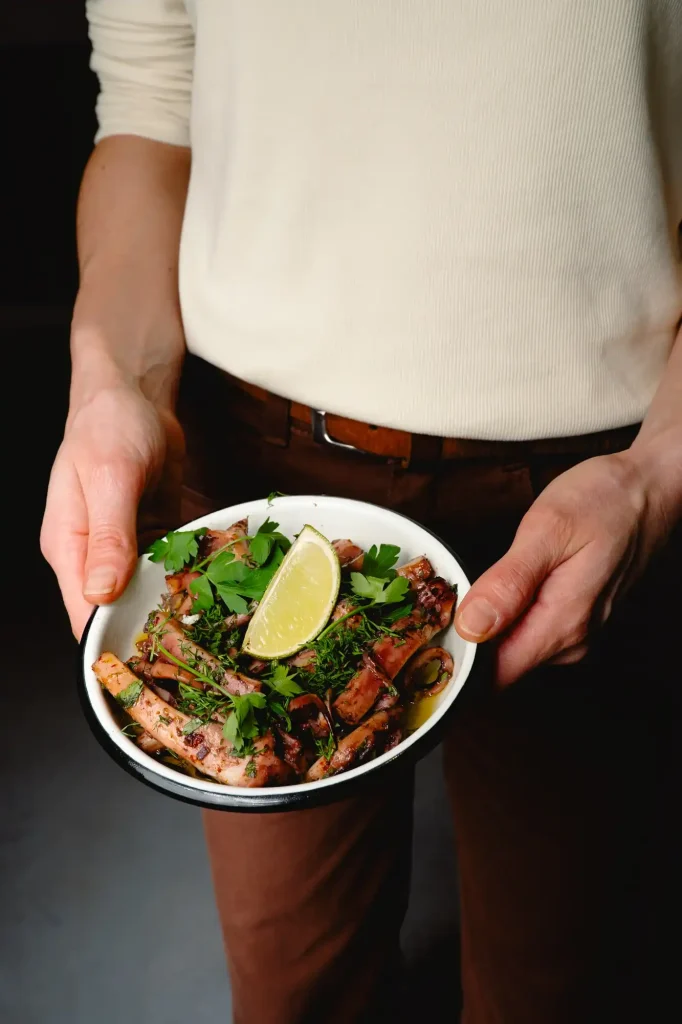 photographie de plats mains serveur reportage photographe culinaire ciao tutti nantes
