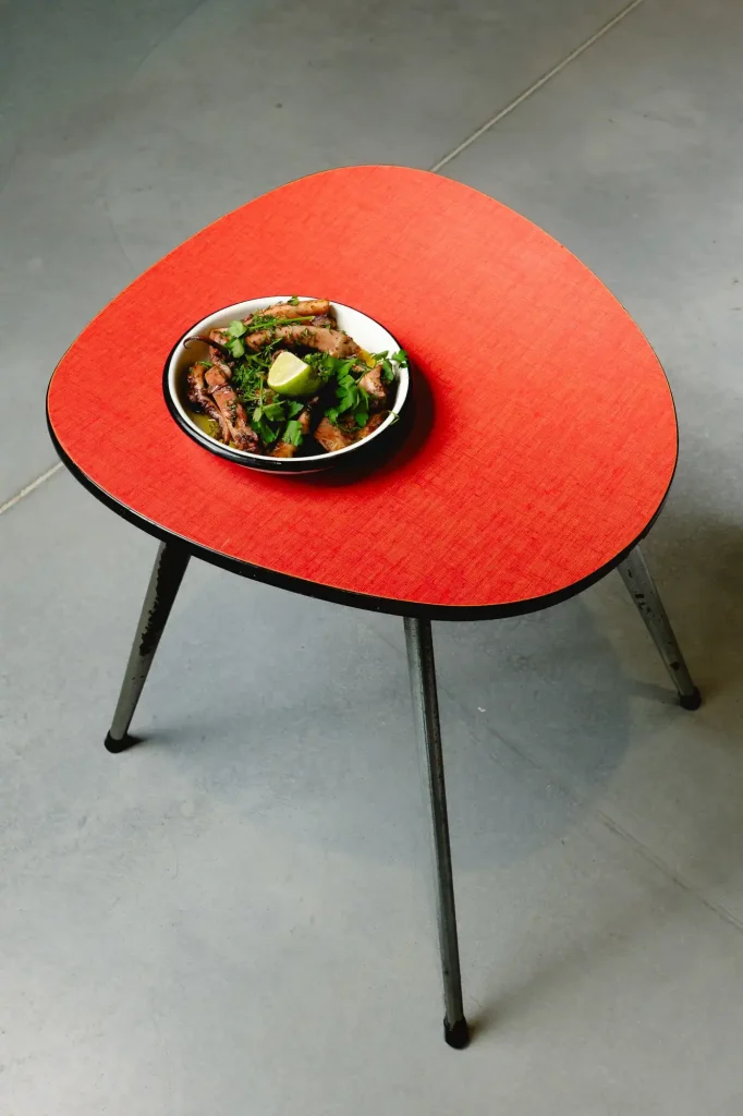 tabouret rouge plat photographie culinaire nantes pack photo mensuel ciao tutti studio